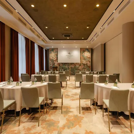 Grand Hotel Vilnius, Curio Collection By Hilton-3